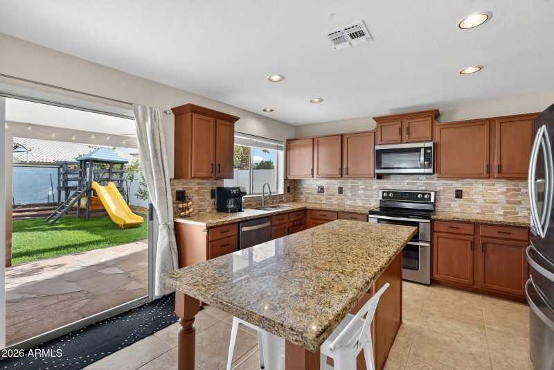 24-web-or-mls-29W Lone Cactus Dr