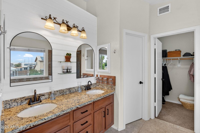 43-web-or-mls-68W Lone Cactus Dr (2)