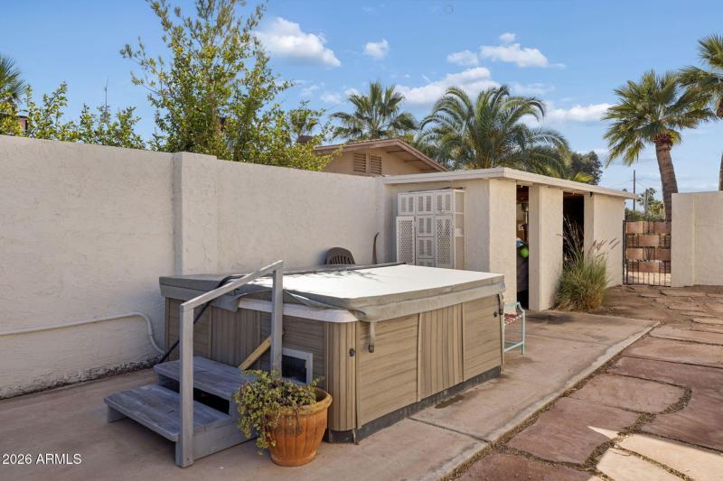 Spa & Built-In Storage