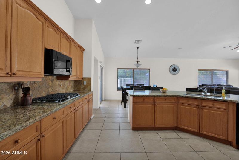 24-web-or-mls-P1525802