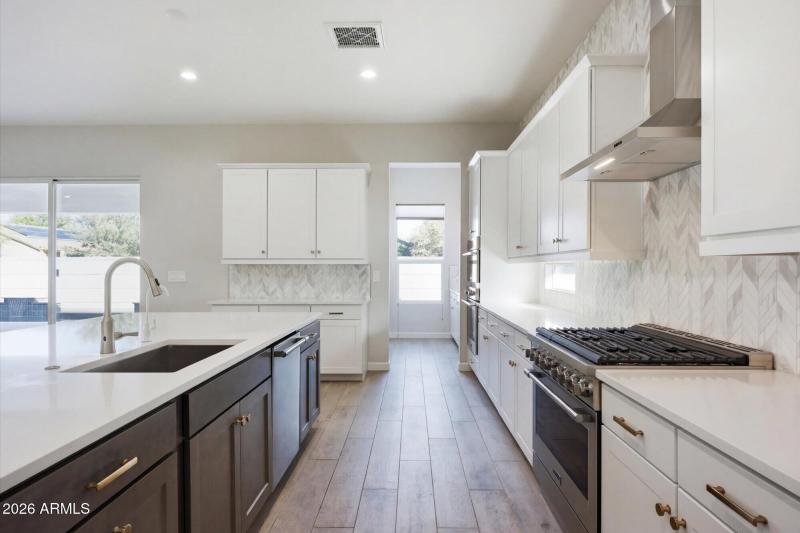 Gas Range & Custom Cabinetry