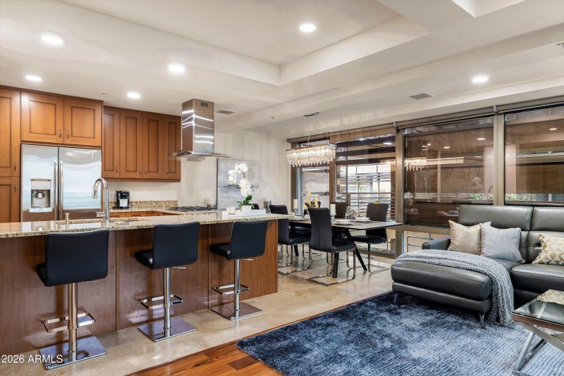 08-7157 E Rancho Vista #2012_08