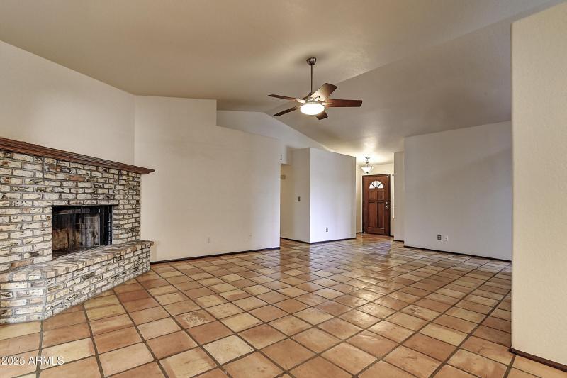 14004 N Sussex Pl (19)