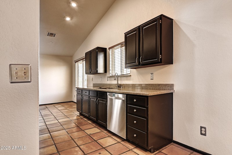 14004 N Sussex Pl (25)