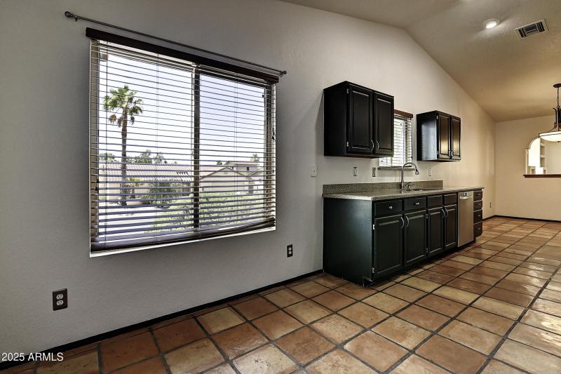 14004 N Sussex Pl (27)