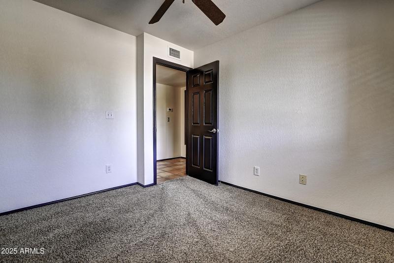 14004 N Sussex Pl (36)