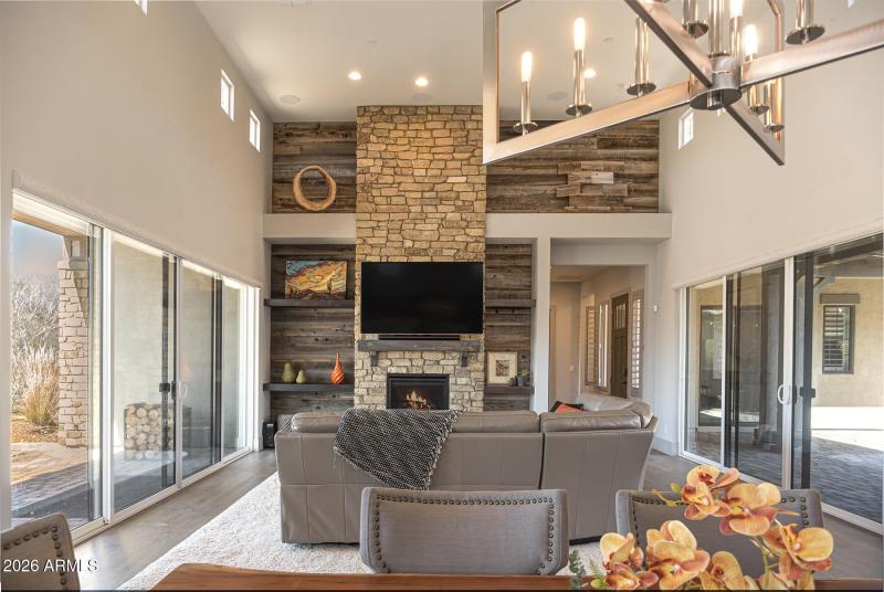 3 GR LIVING ROOM (1)