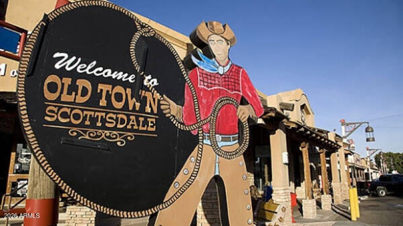 Old-Town-Scottsdale-Cowboy-600x337