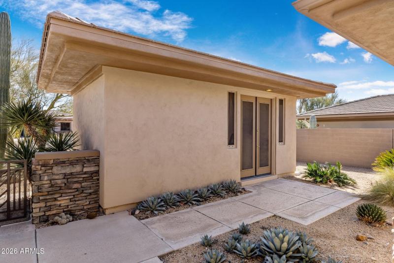 005_Guest Casita Entry