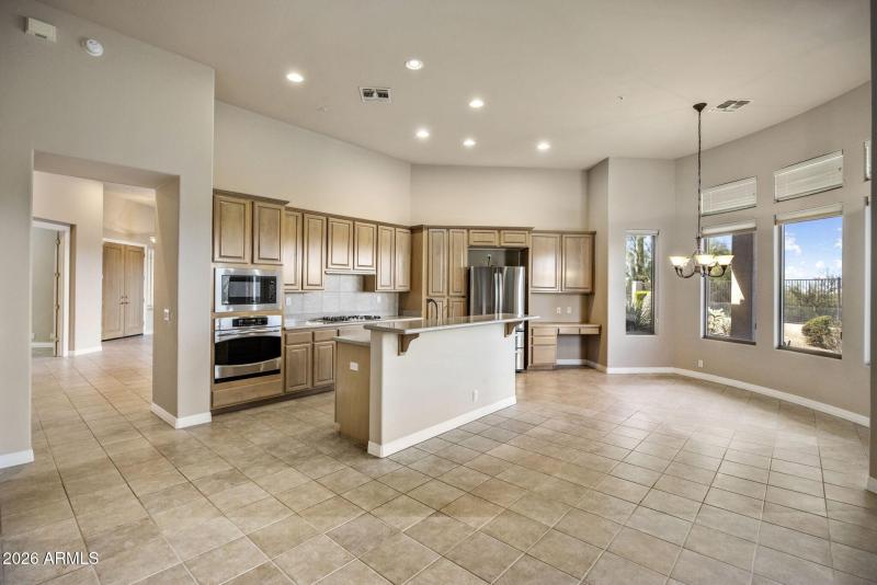 011_Kitchen and Breakfast Nook