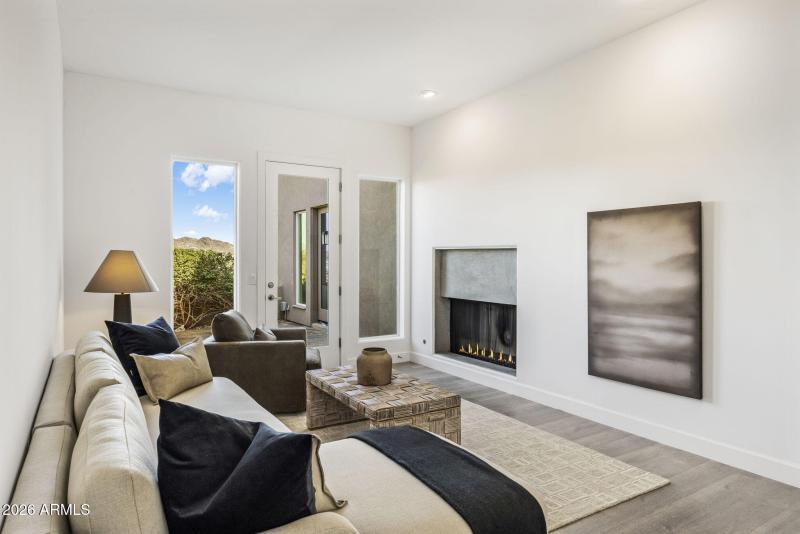 Guuest wing living room with private pat