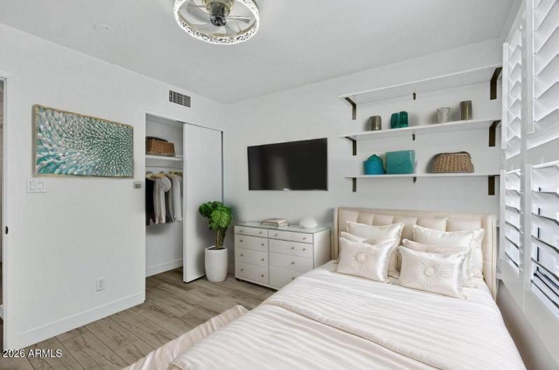 8017-E-Glenrosa-Ave-18 - Bedroom - Luxur