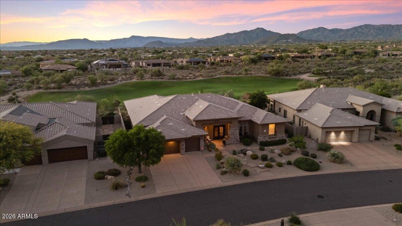 011-DJI_20251001182332_0485_D