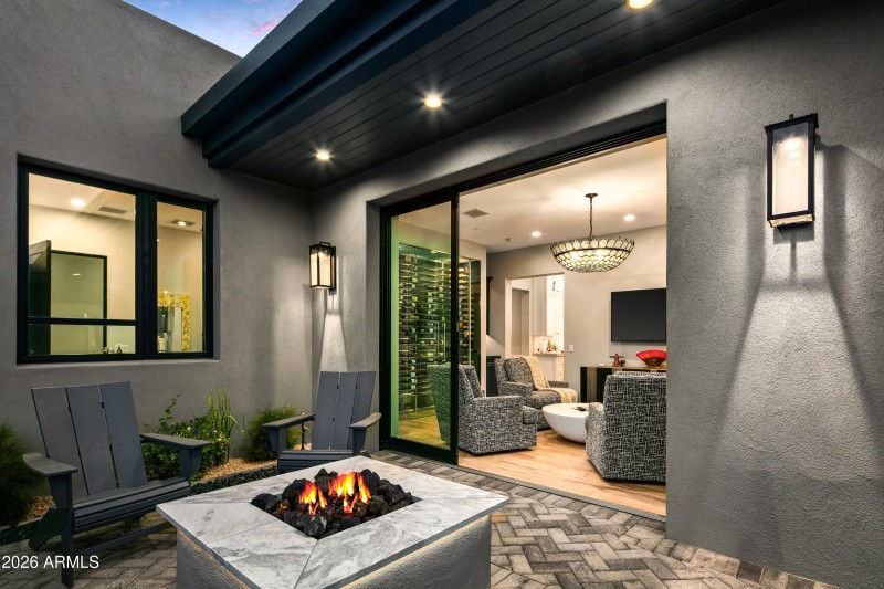 008_Elegant Casual Living