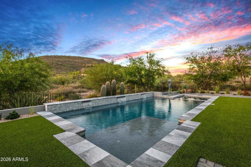 059_Pool and Spa Paradise