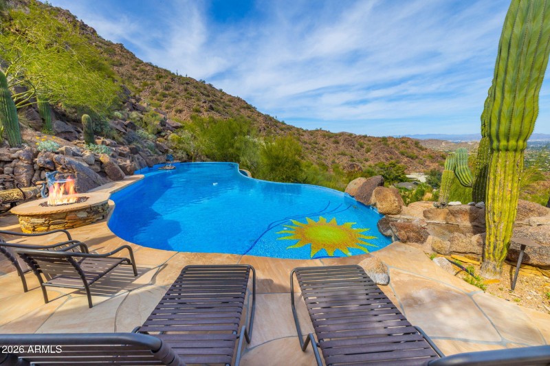 Beautifully Framed by Natural Flagstone