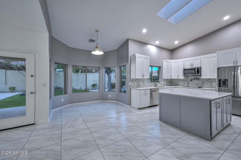 Night-Breakfast Room