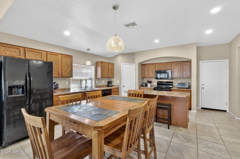 009_20-web-or-mls-40n_mountain_view_rd_8