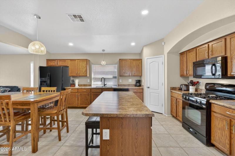 025_15-web-or-mls-37n_mountain_view_rd_7