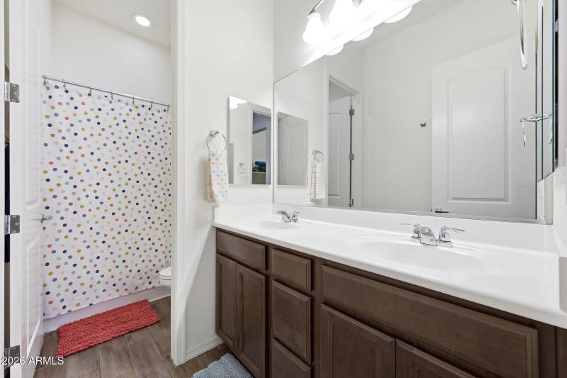 B (5) - Kids Bathroom