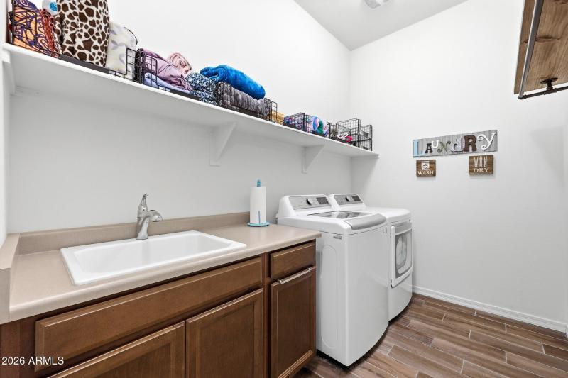 B (6) - Laundry Room