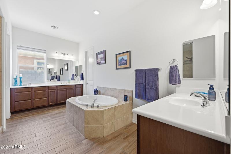 B (10 - Primary Bathroom)