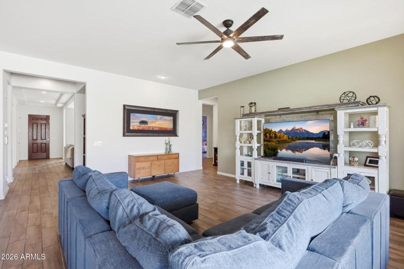 B (31) - Family Room