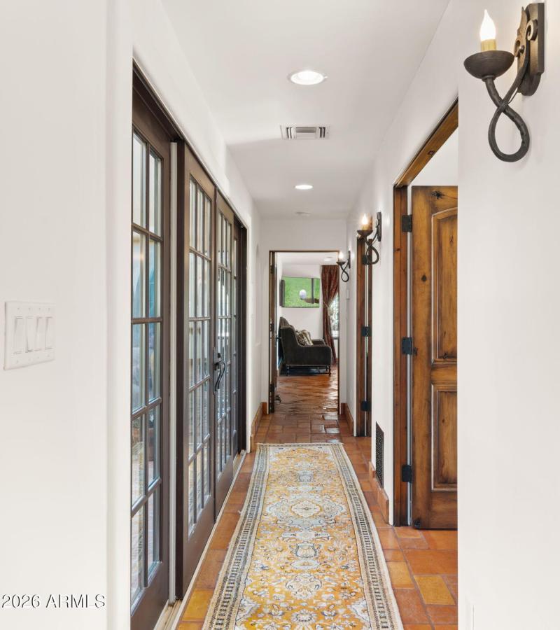 35-web-or-mls-Hallway