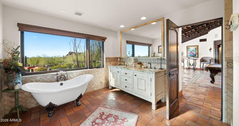 49-web-or-mls-Full Bathroom One2