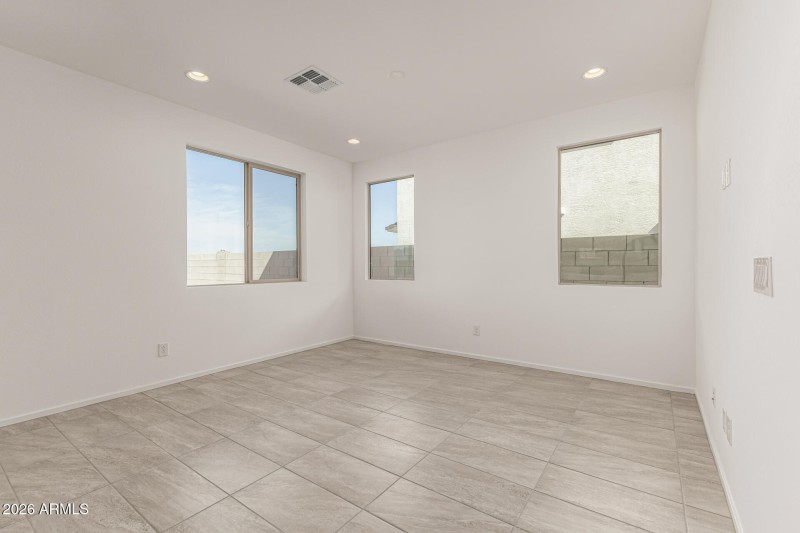 08 - Crescent Moon 46800