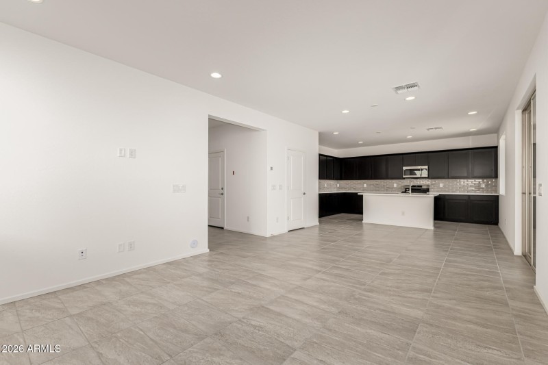 09 - Crescent Moon 46800