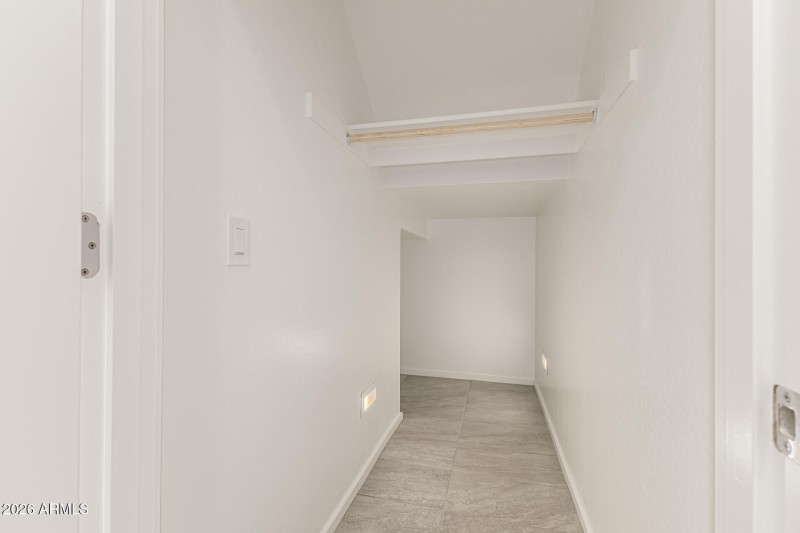 18 - Crescent Moon 46800