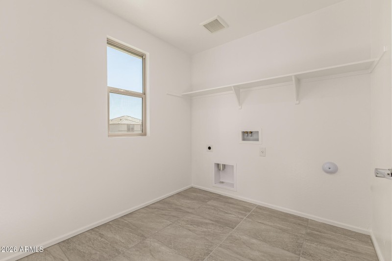 21 - Crescent Moon 46800