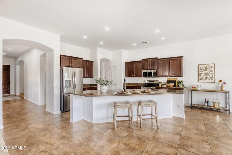 Granite Island & Open Layout