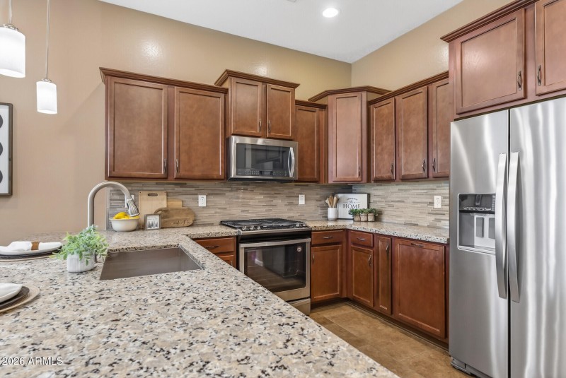 25_20556_W_Point_Ridge25_mls