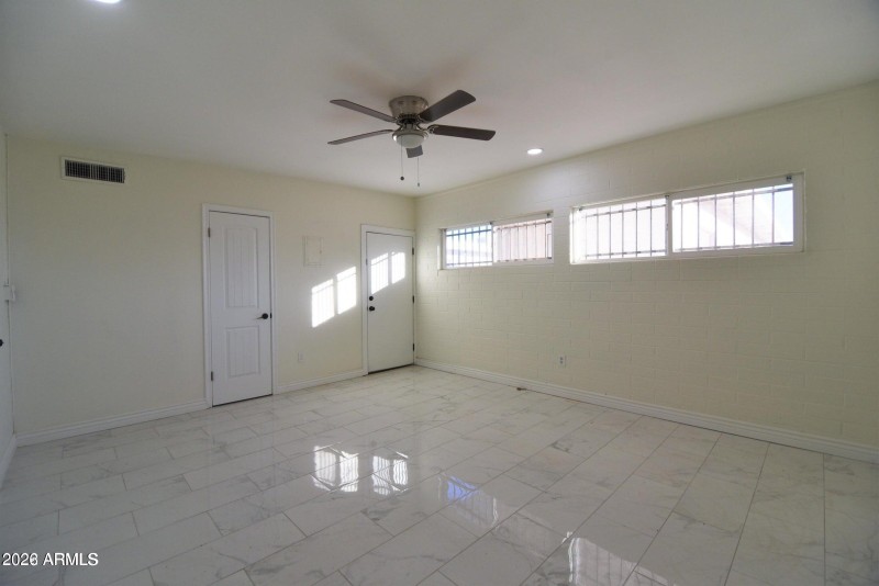 20221101195433860969000000-o