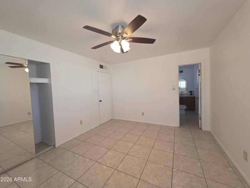 PRIMARY BEDROOM-Entrance