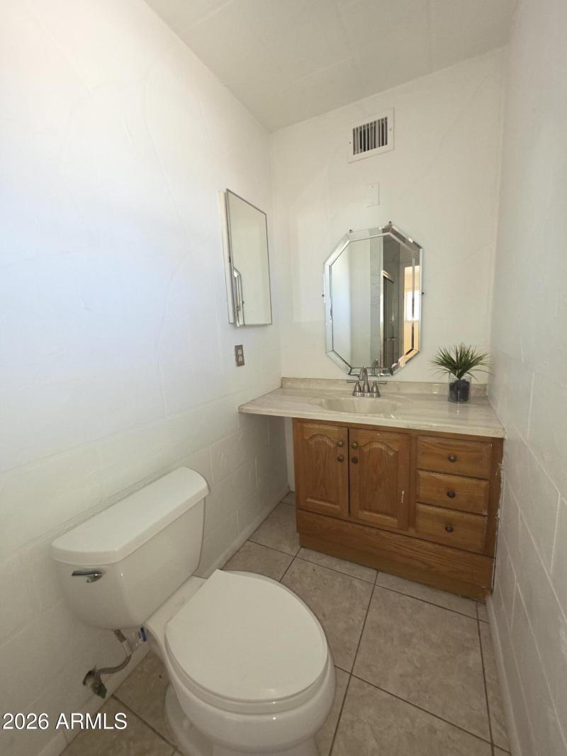 MASTER BATHROOM-Vanity