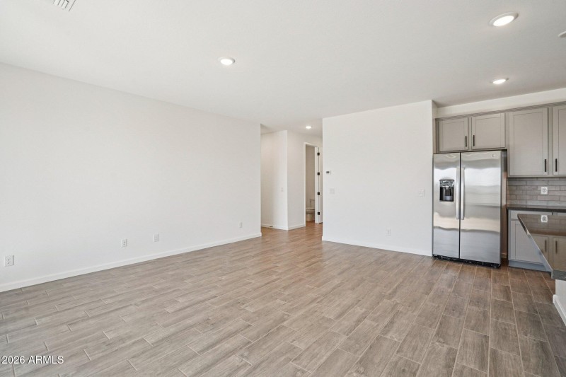 6-web-or-mls-W Camden Ave-S0703-006