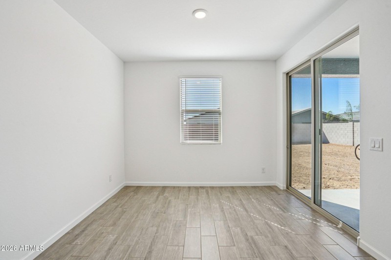 14-web-or-mls-W Camden Ave-S0703-014