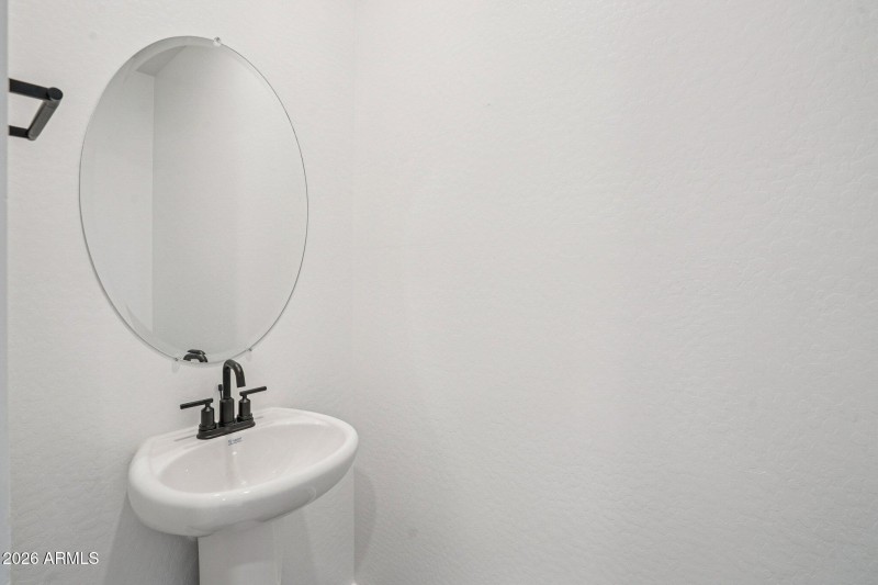 17-web-or-mls-W Camden Ave-S0703-017