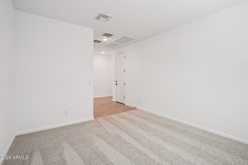 18-web-or-mls-W Camden Ave-S0703-018