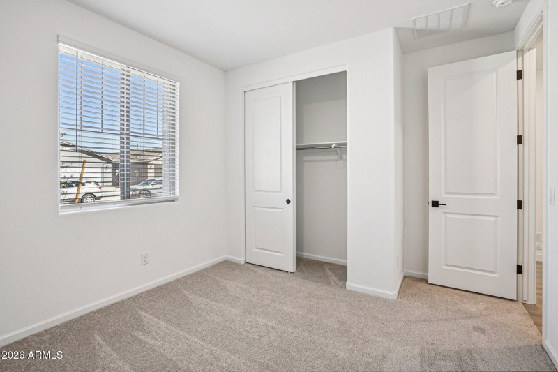 20-web-or-mls-W Camden Ave-S0703-020