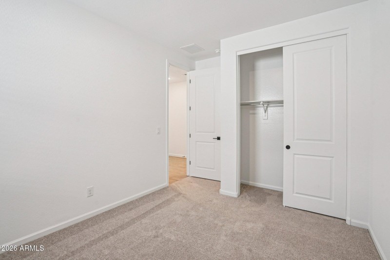 23-web-or-mls-W Camden Ave-S0703-023