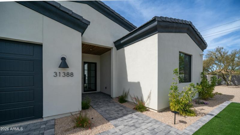 31388 Daylight Exterior Photos-5