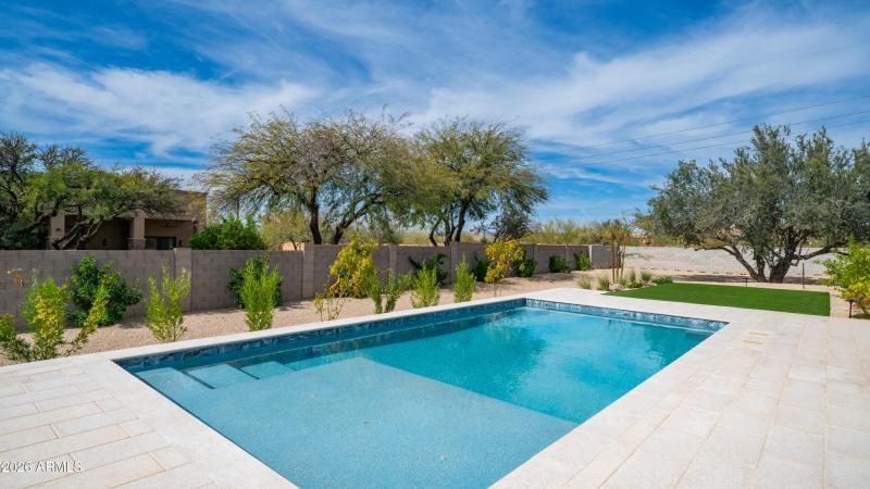 31388 Daylight Exterior Photos-14