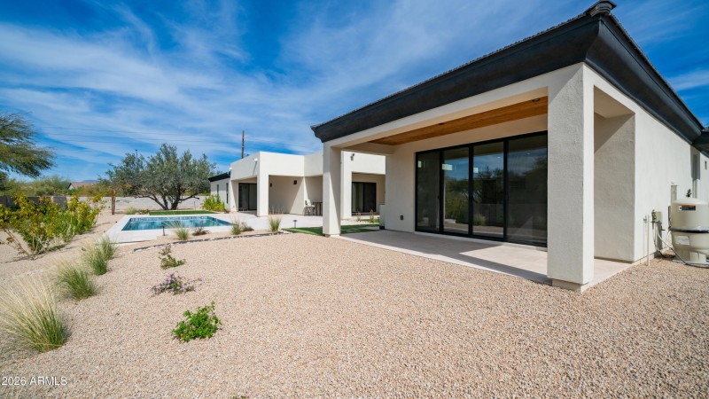 31388 Daylight Exterior Photos-21