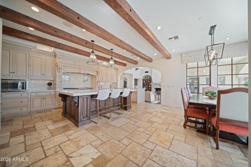 Fabulous Eat in Kitchen