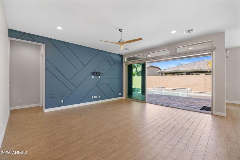 12-web-or-mls-2860-e-pinto-dr