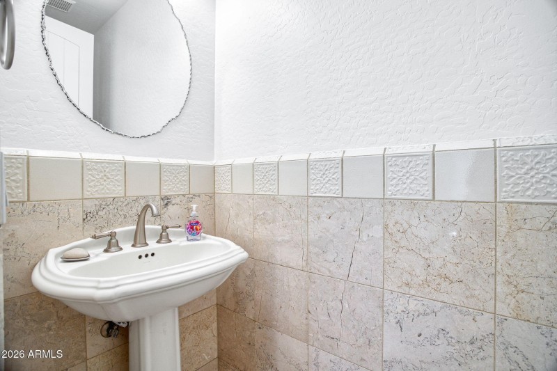 Downstairs powderroom